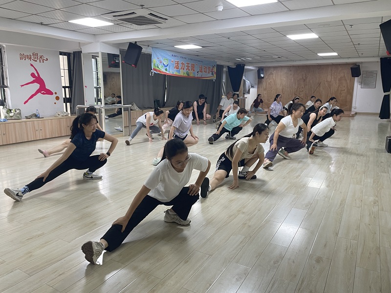 运动前先热身 (1).jpg