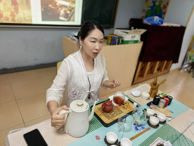 老师示范冲泡流程.jpg